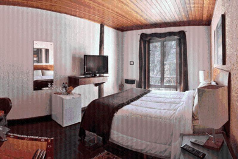 Pousada Villa Tambo Campos do Jordão Exteriör bild